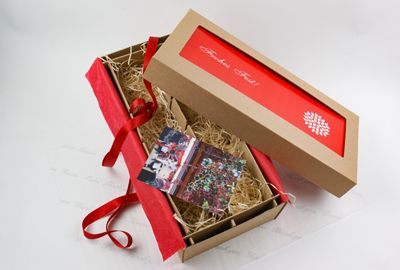 Corviscom Karton mit Weihnachtsmotiv Corviscom Karton mit Weihnachtsmotiv